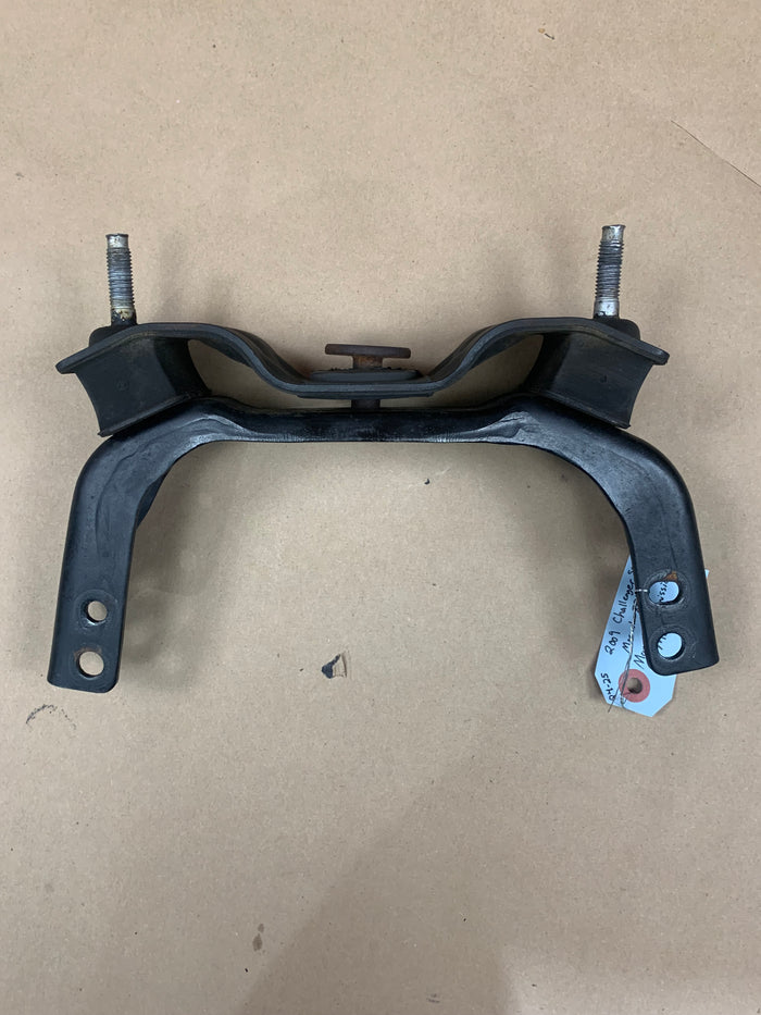 09-23 TR6060 Manual Challenger Transmission Mount and Gearshift Bracket