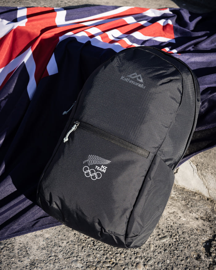 b2305_oz7_nzoc_range_axon_everyday_backpack_18l_nz_team_black_d_1756683822000