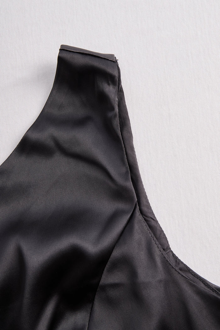 Hannah | One-Shoulder Black Gown