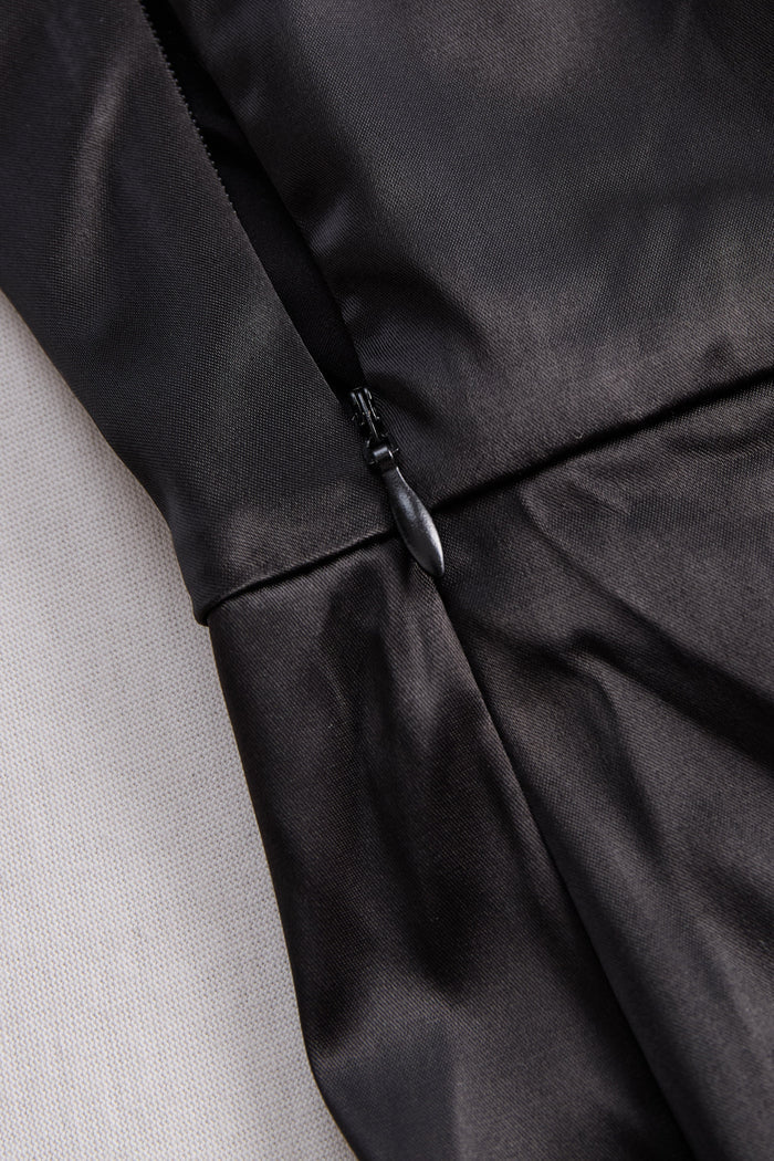 Hannah | One-Shoulder Black Gown