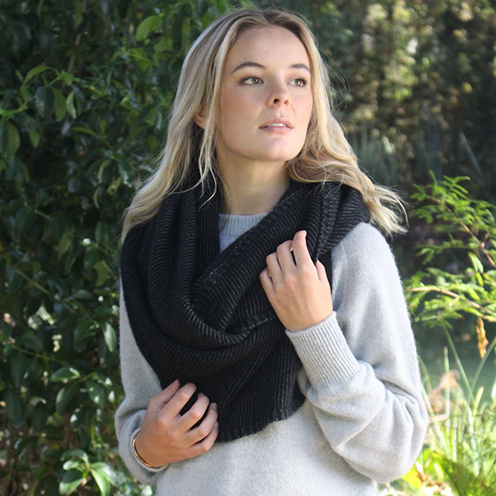Lothlorian - Bias Scarf (9876) Black/Charcoal