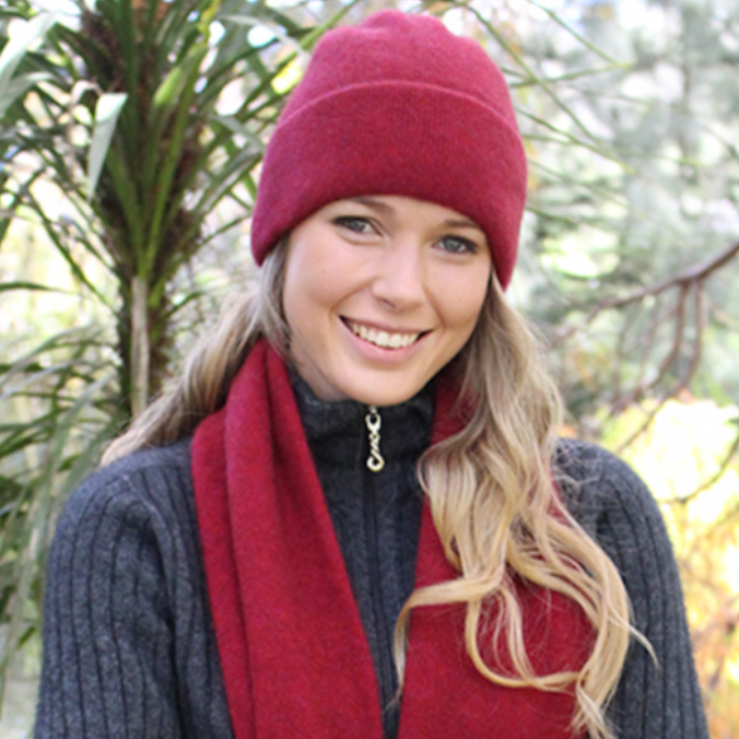 Lothlorian - Plain Beanie (9903)Raspberry