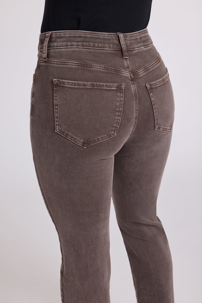 Marilyn Straight Jeans In Petite - Retro Espresso
