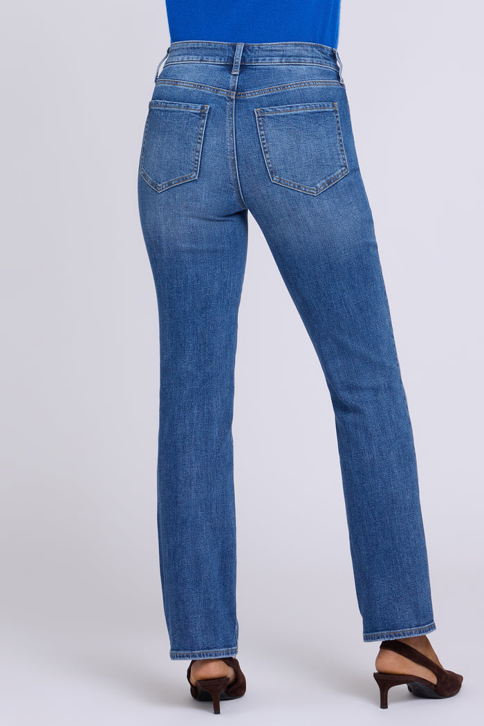 Marilyn Straight Jeans In Petite - Yarrow