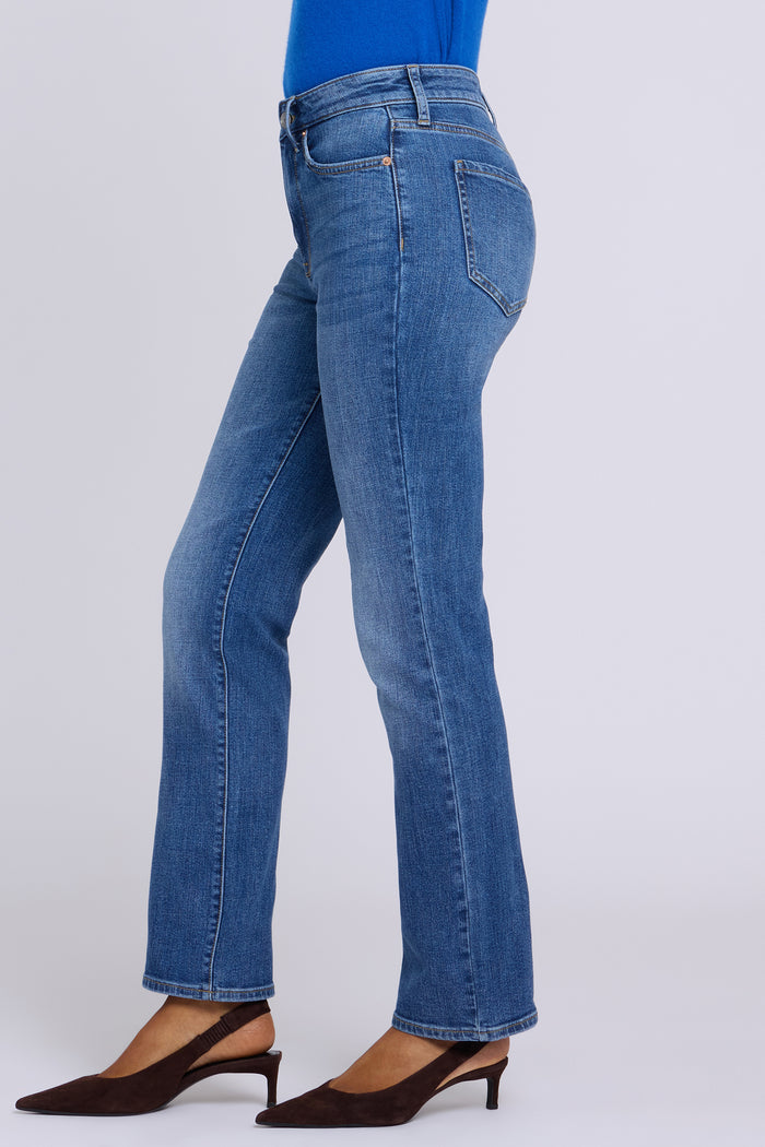 Marilyn Straight Jeans In Tall - Yarrow