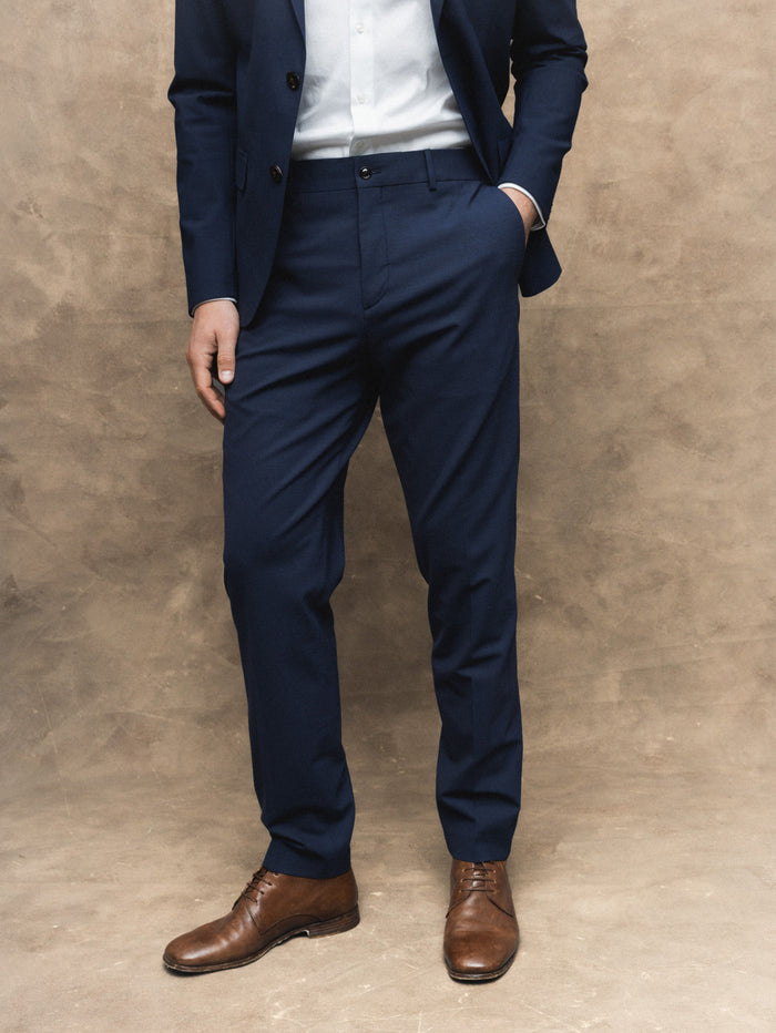 Modelshot / Navy / Detail