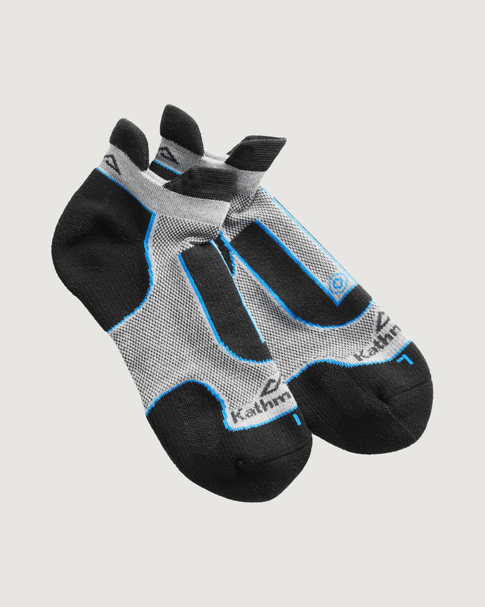 a0490_913_nu_yarn_ergonomic_trail_socks_bl_c_1743631809000