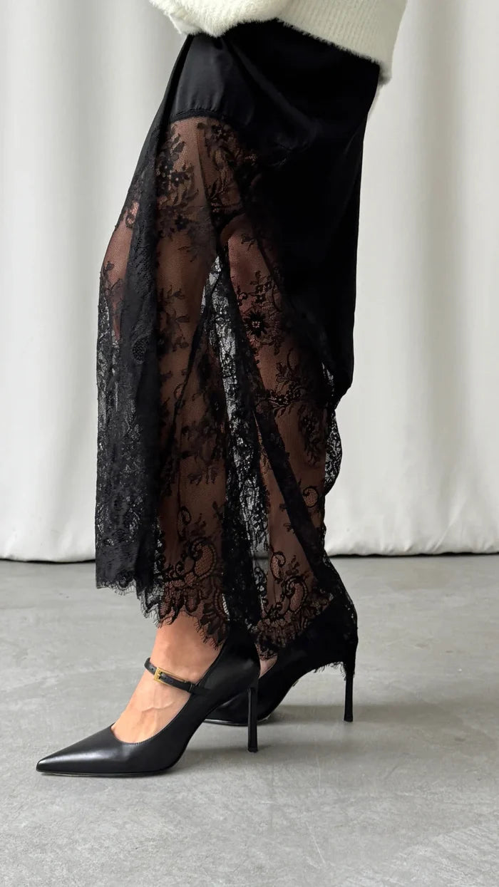 SOLENE LACE SKIRT | Black - Darling & Domain