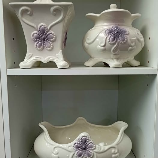 Stylish ceramic home white decorative bowl and vase
