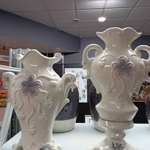 Stylish ceramic home white decorative bowl and vase